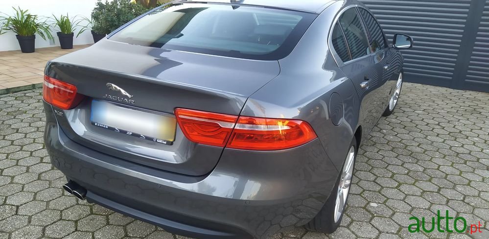 2017' Jaguar XE 2.0 D Prestige Aut. photo #3