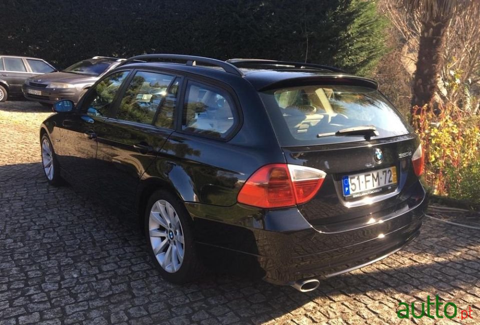 2008' BMW 320 photo #5