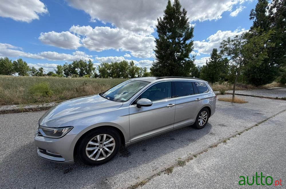 2015' Volkswagen Passat Variant photo #3