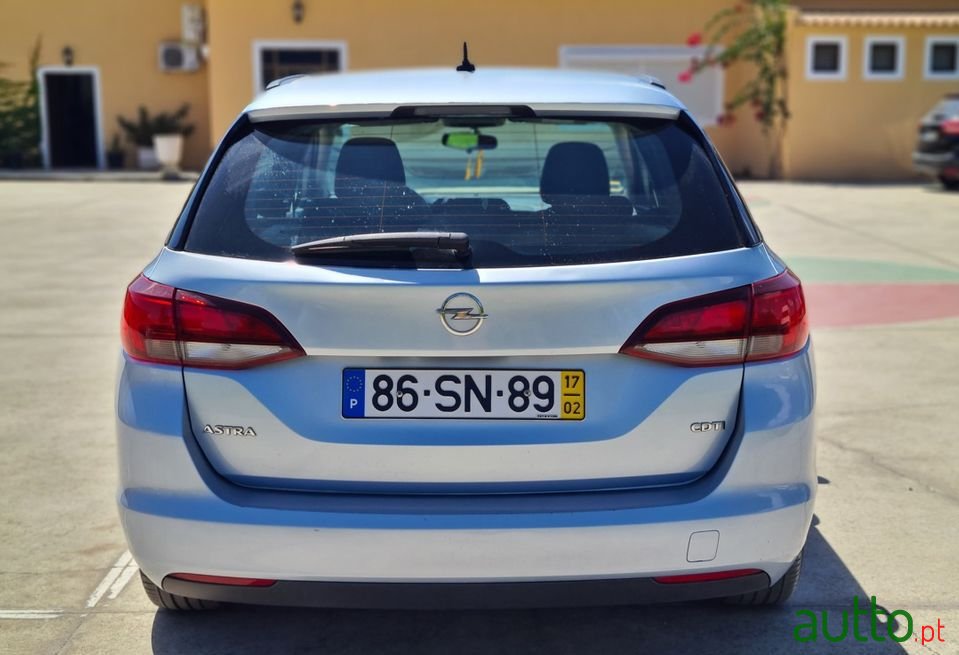 2017' Opel Astra Sports Tourer photo #2