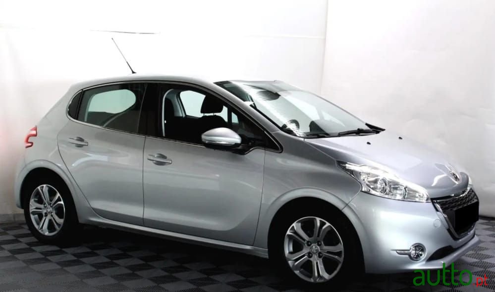 2015' Peugeot 208 photo #1