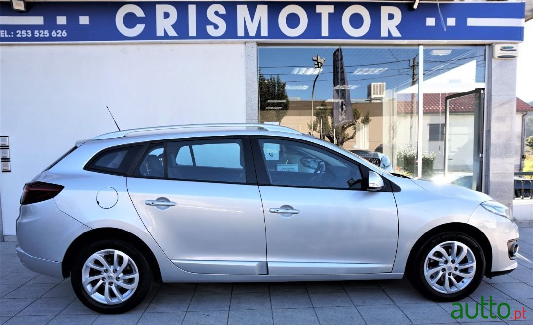 2015' Renault Megane Sport Tourer photo #1