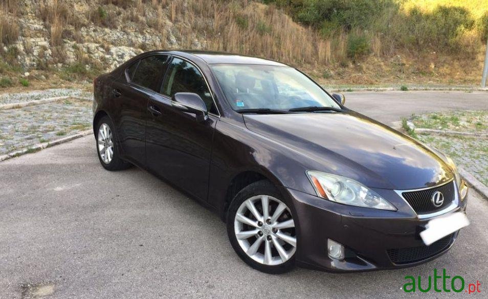 2010' Lexus Is-220 Luxury photo #2