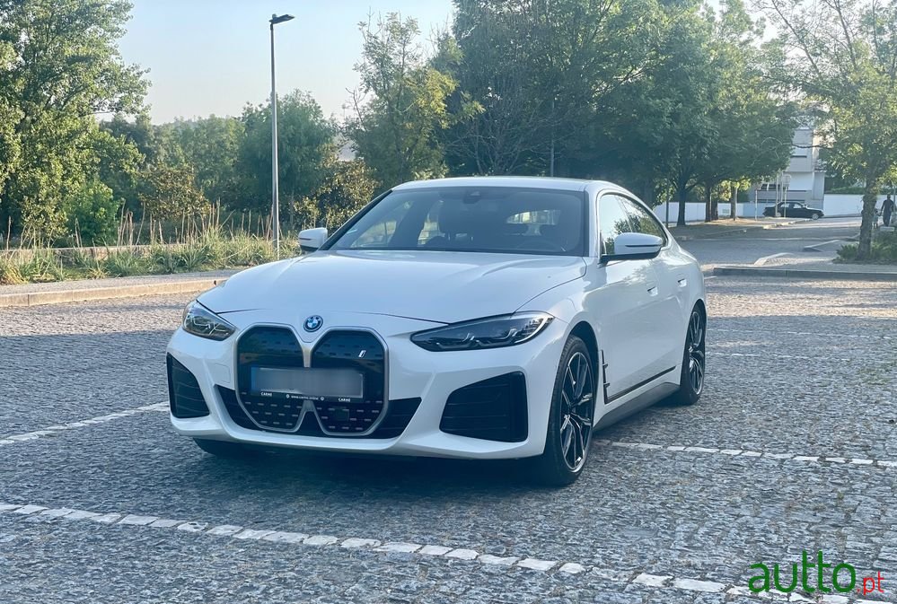 2023' BMW Série I photo #1