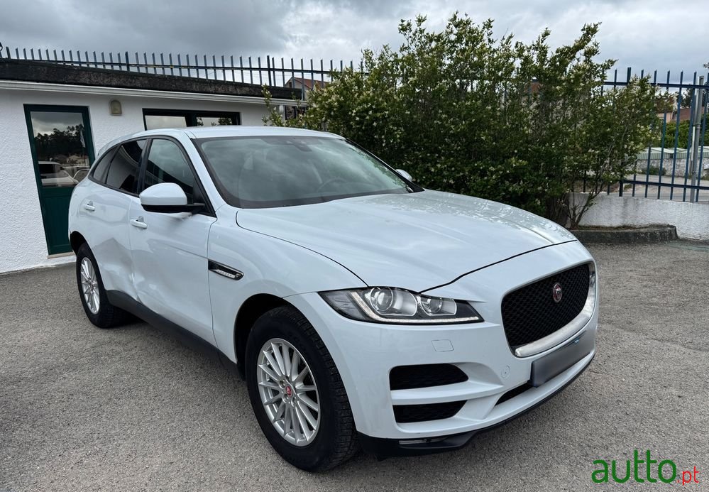 2016' Jaguar F-Pace 2.0 I4D Pure photo #3
