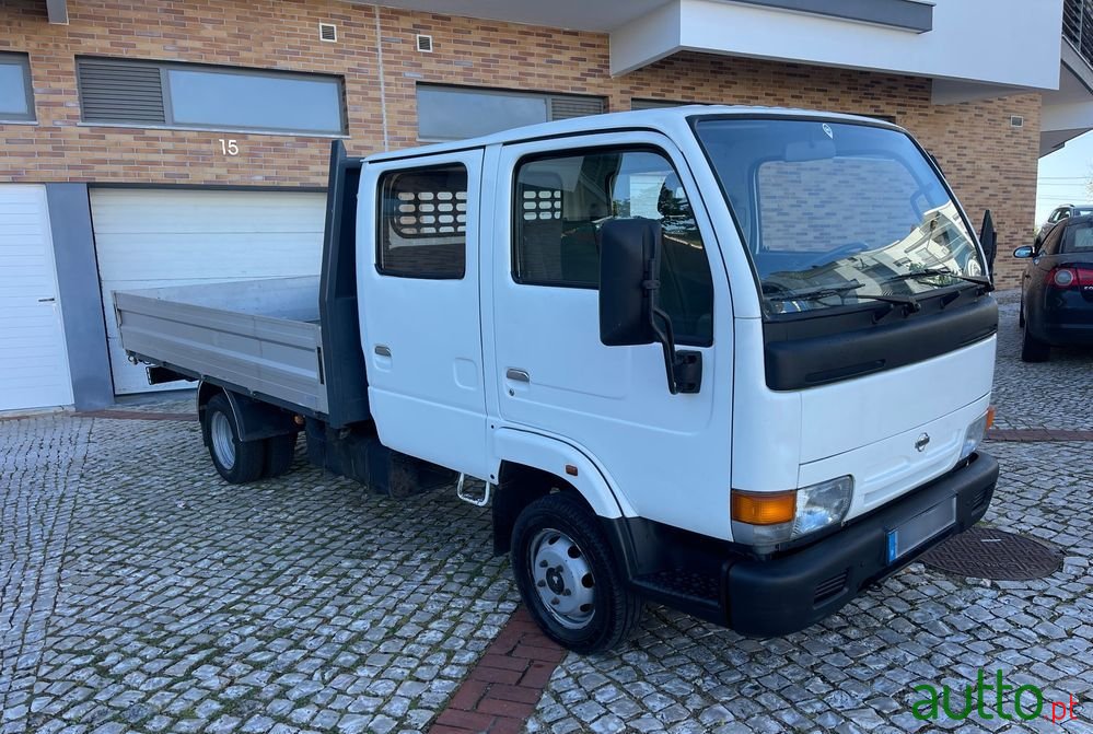 2000' Nissan Cabstar photo #3