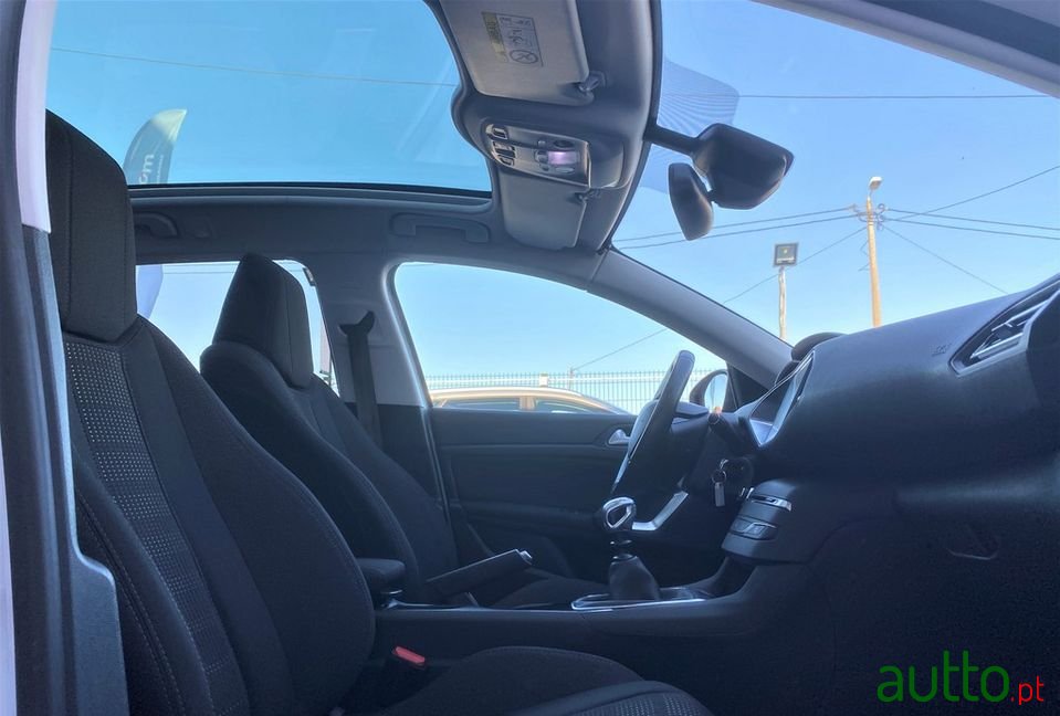 2016' Peugeot 308 Sw photo #5