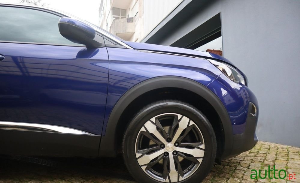 2020' Peugeot 3008 photo #4