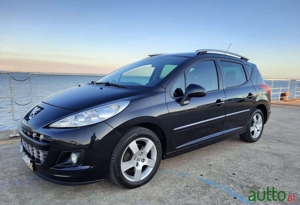 2012' Peugeot 207 Sw photo #2