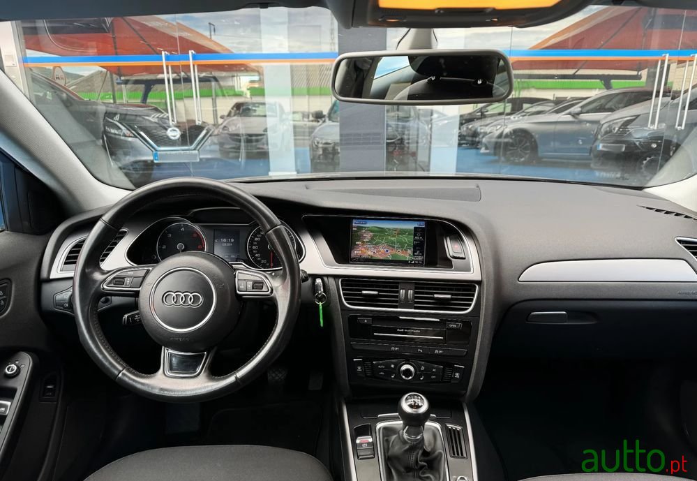 2013' Audi A4 Avant photo #6