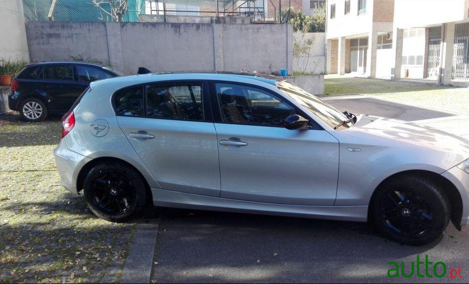 2009' BMW 118 Da photo #2