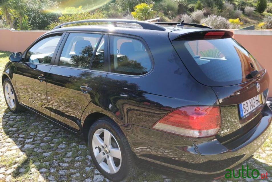 2012' Volkswagen Golf Variant photo #4