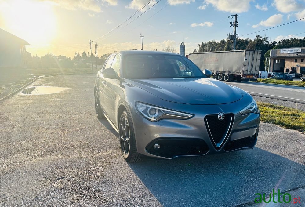 2018' Alfa Romeo Stelvio photo #1