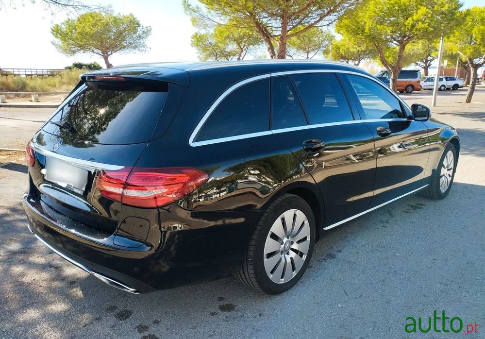 2015' Mercedes-Benz Classe C photo #2