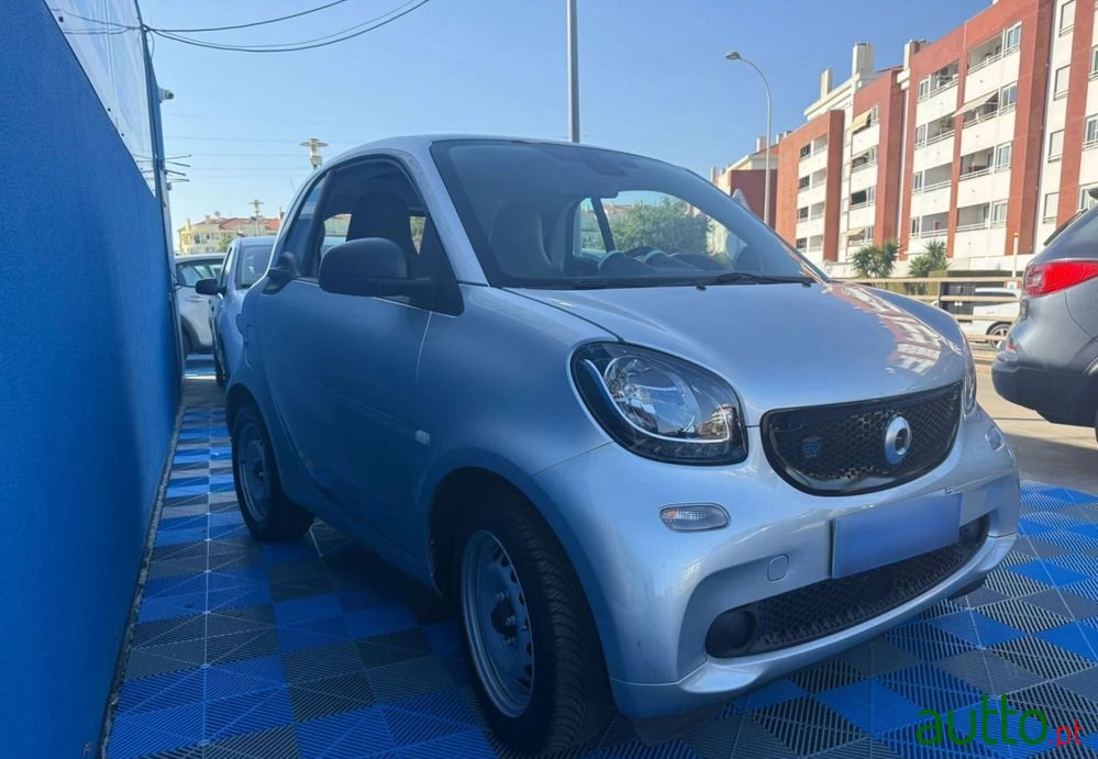 2019' Smart Fortwo Electric Drive Passion photo #4