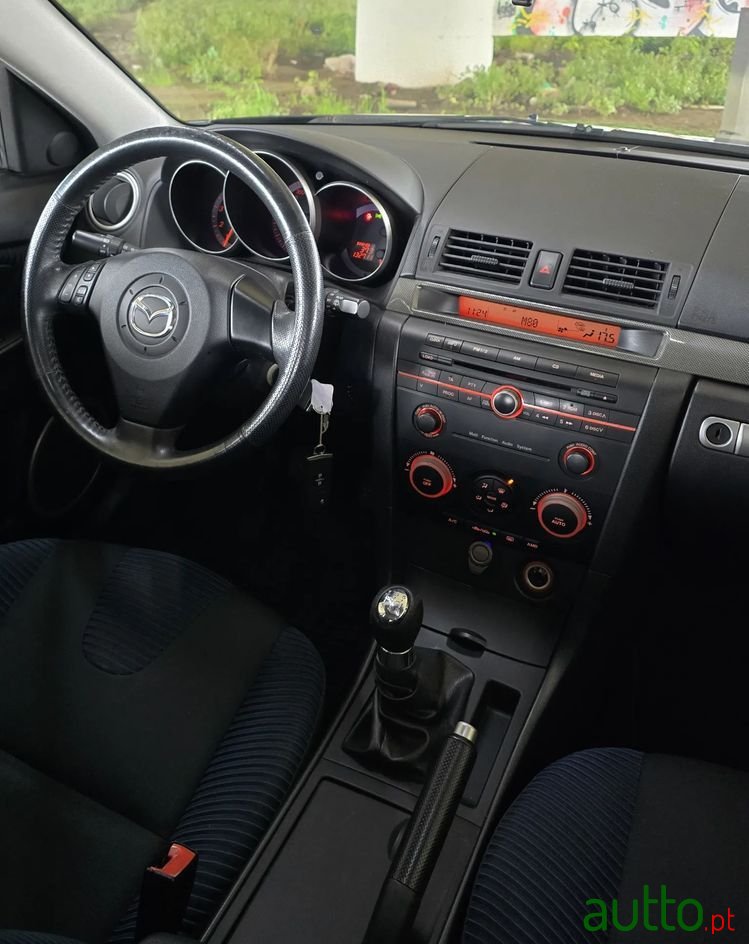 2006' Mazda 3 Hatchback photo #5