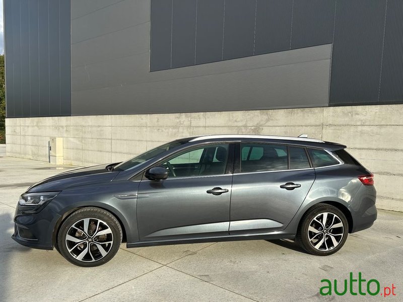 2018' Renault Megane Sport Tourer photo #3