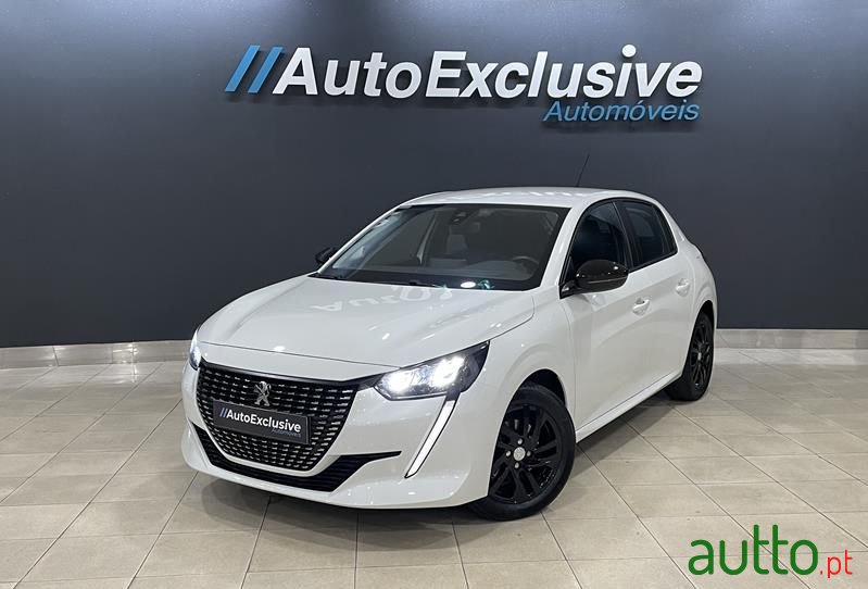 2021' Peugeot 208 photo #2