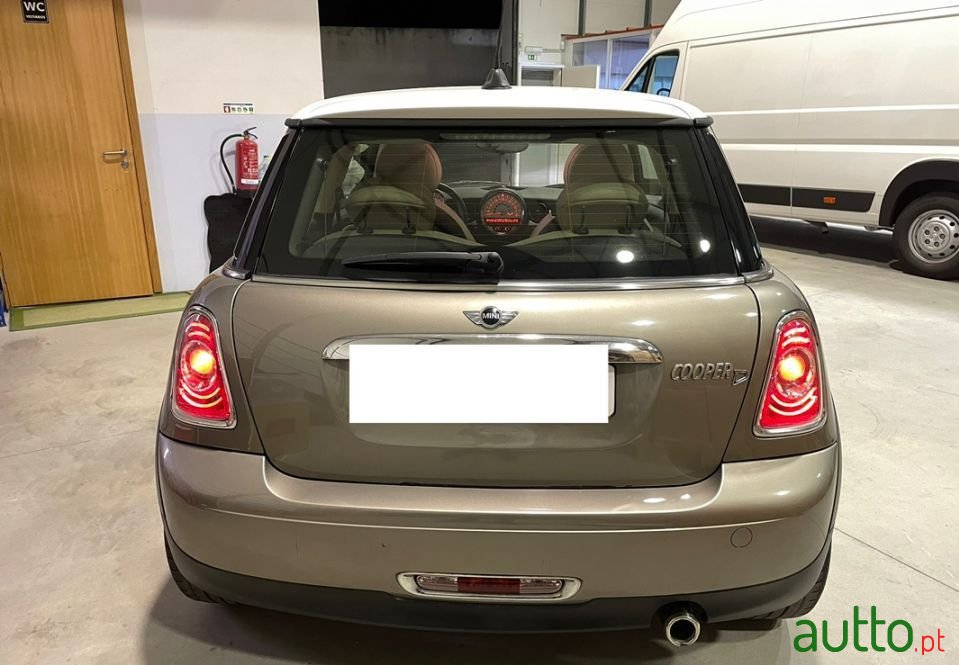 2012' MINI Cooper photo #3