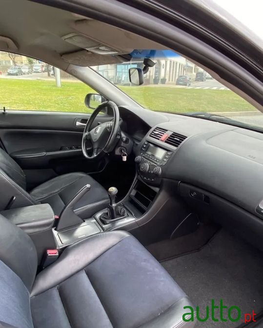 2004' Honda Accord Tourer photo #4