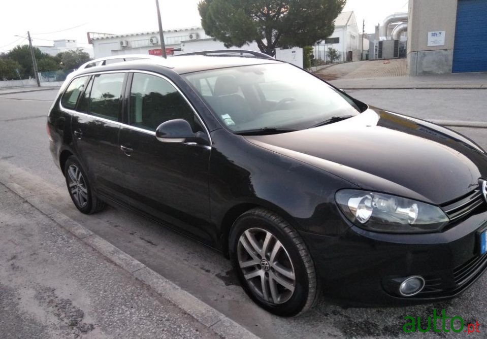 2010' Volkswagen Golf Variant photo #5