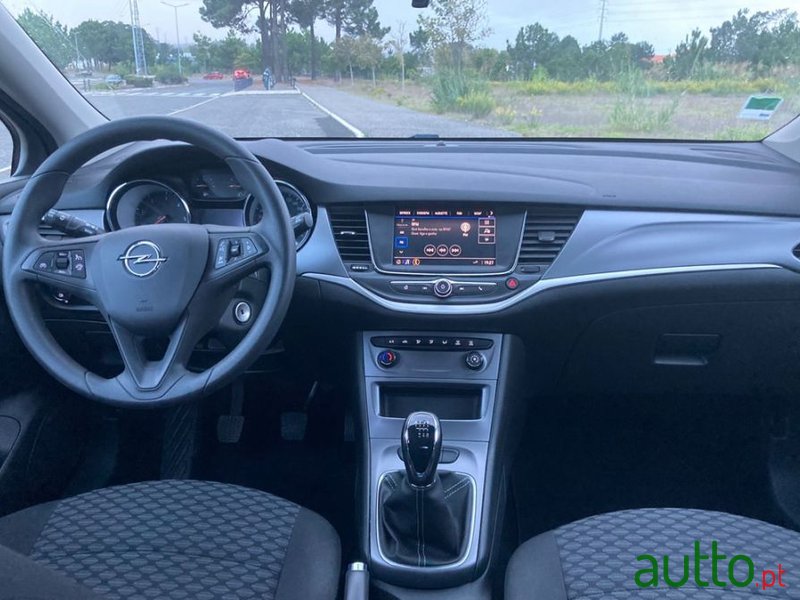 2019' Opel Astra photo #6