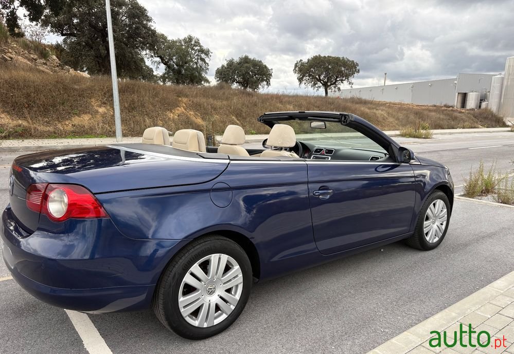 2008' Volkswagen Eos photo #6