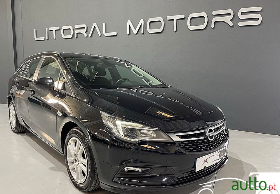 2018' Opel Astra Sports Tourer photo #3