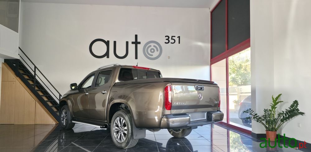 2020' Mercedes-Benz Classe X photo #6