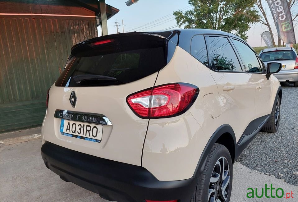 2016' Renault Captur photo #6