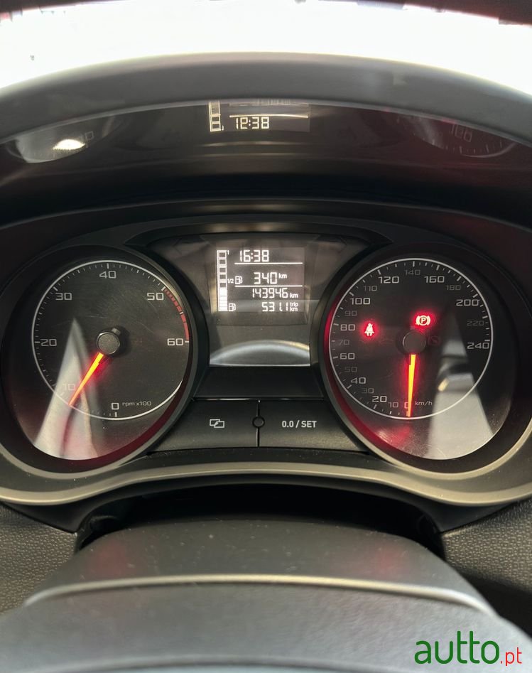 2015' SEAT Ibiza photo #2