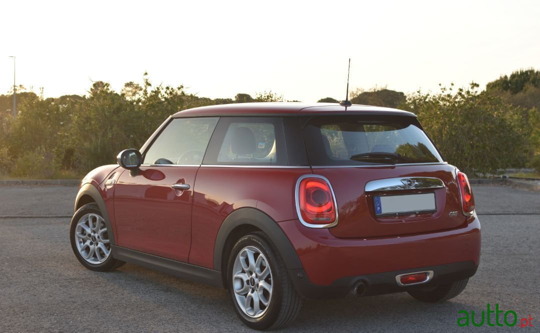 2017' MINI One Standard photo #2