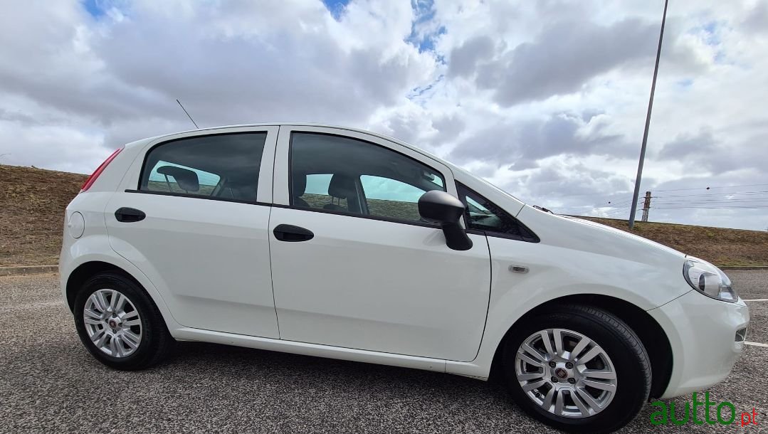 2018' Fiat Punto photo #2