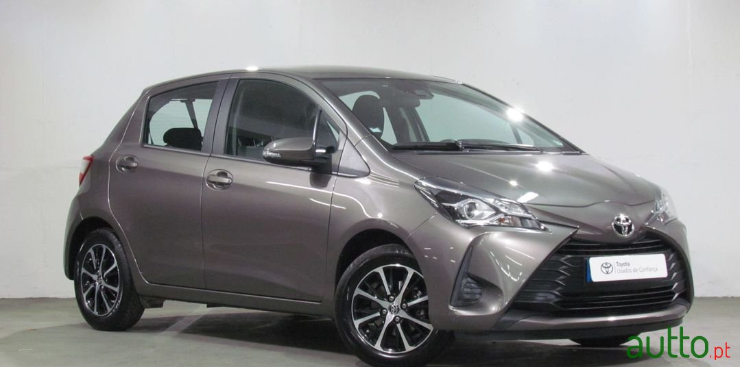 2020' Toyota Yaris photo #3