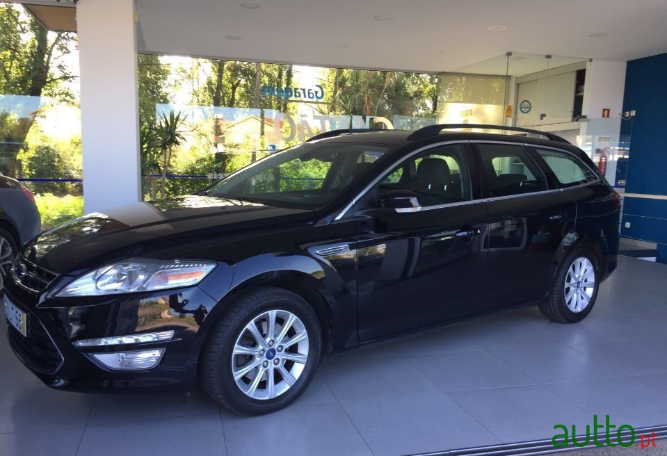 2011' Ford Mondeo Sw photo #3