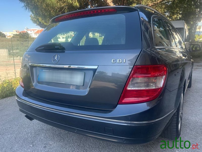2008' Mercedes-Benz Classe C photo #2
