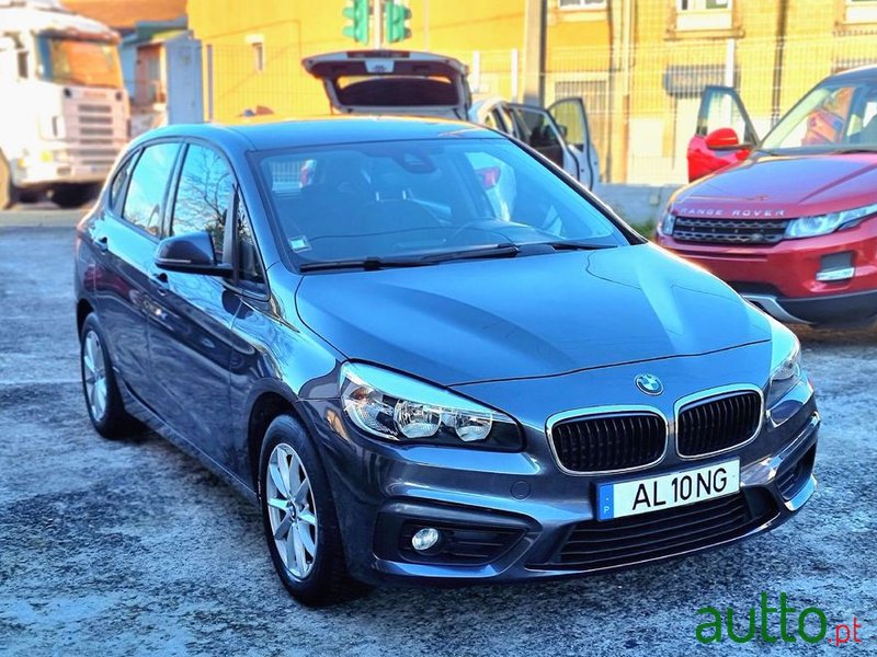 2015' BMW 216 Gran Tourer photo #2