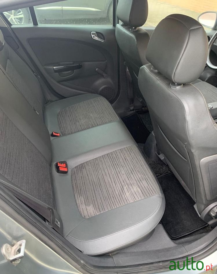 2014' Opel Corsa photo #3