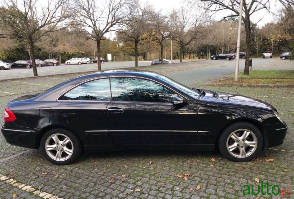 2004' Mercedes-Benz Clk-200 photo #4