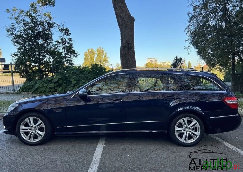 2010' Mercedes-Benz E 250 photo #2