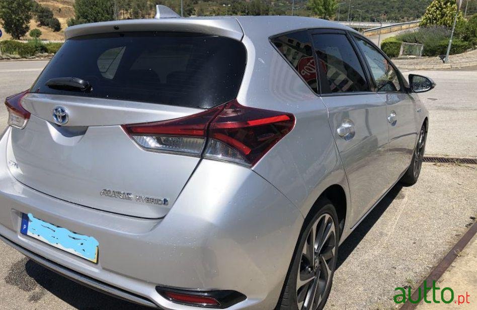 2016' Toyota Auris photo #3