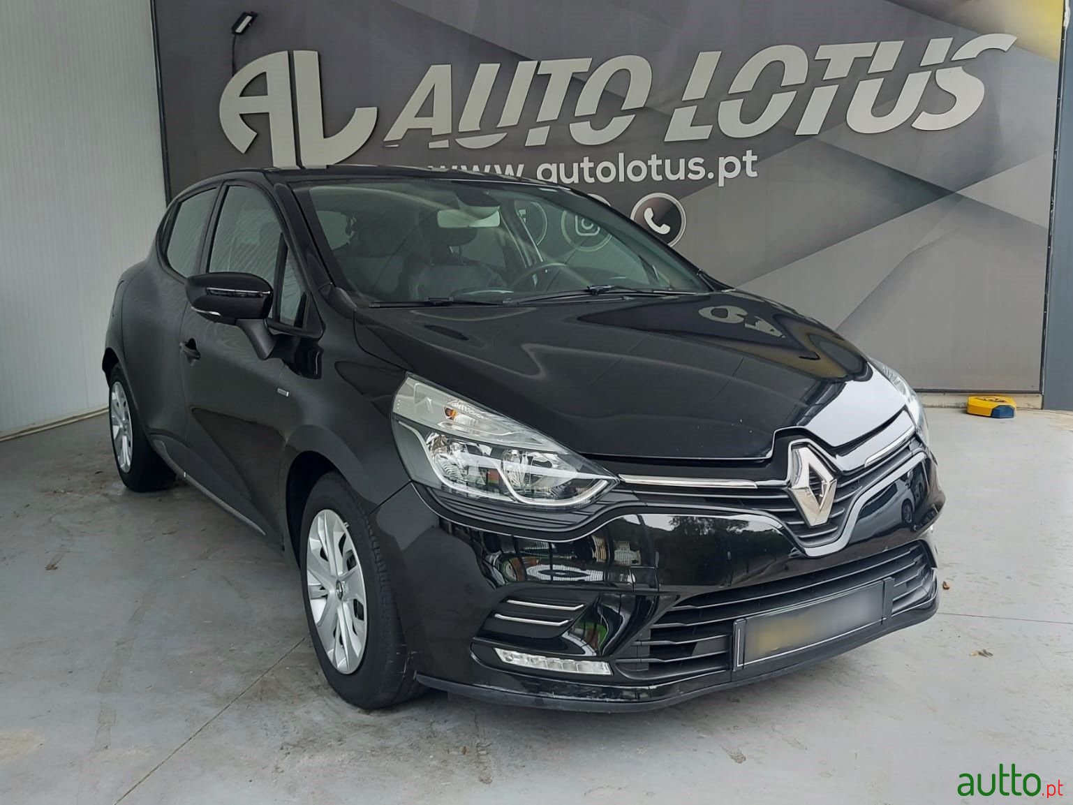 2019' Renault Clio photo #1