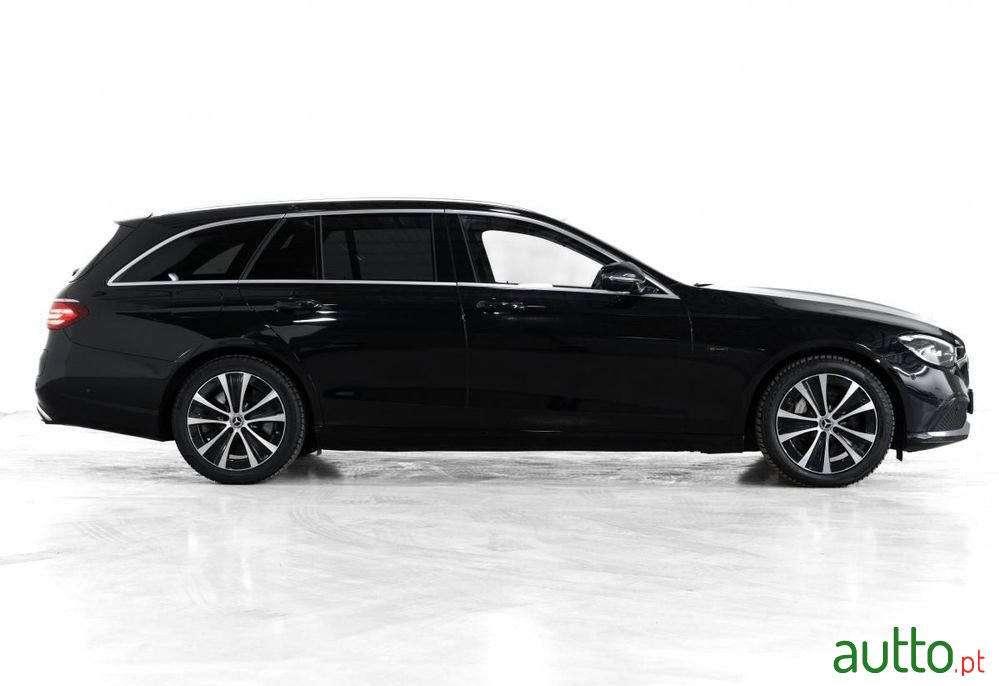 2021' Mercedes-Benz Classe E photo #2
