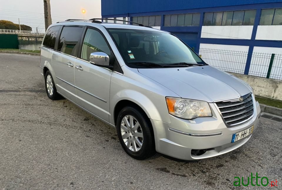 2009' Chrysler Grand Voyager photo #5