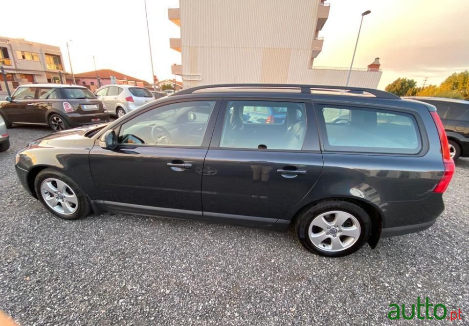 2009' Volvo V70 photo #3