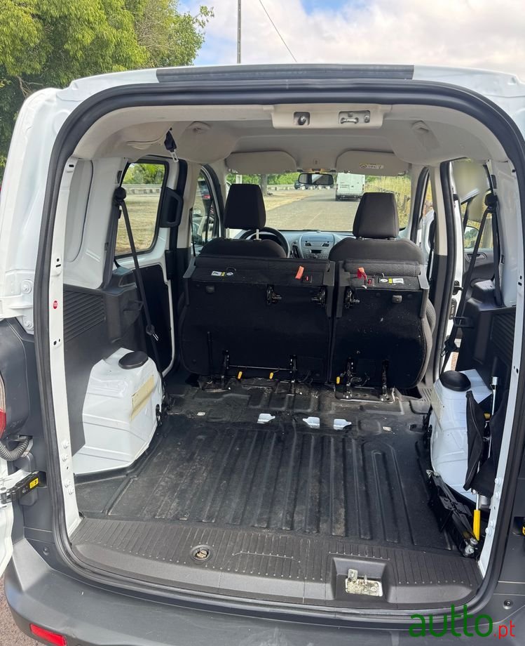 2015' Ford Courier photo #6