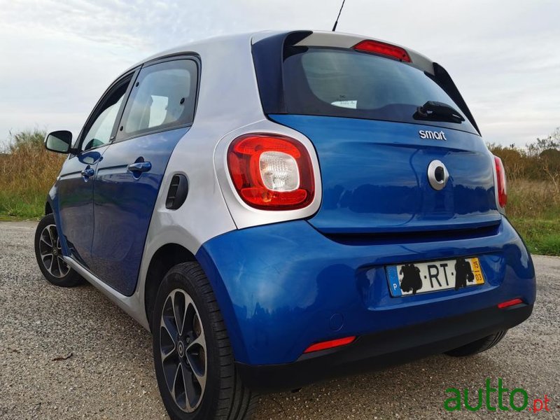 2015' Smart Forfour photo #1