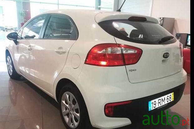 2016' Kia Rio 1.2 Cvvt Lx photo #2