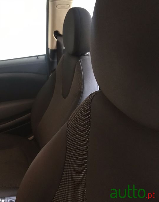 2010' MINI One photo #2