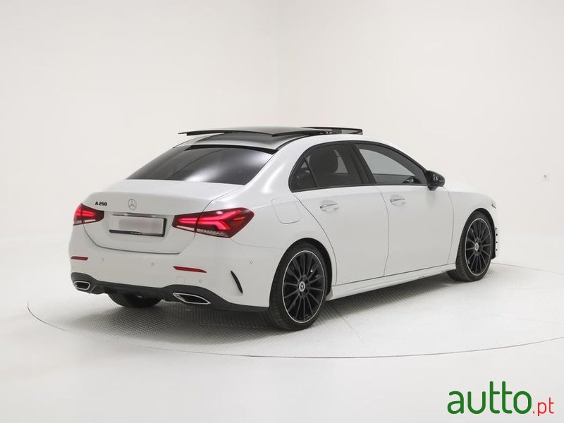 2021' Mercedes-Benz Classe A E Amg Line photo #3